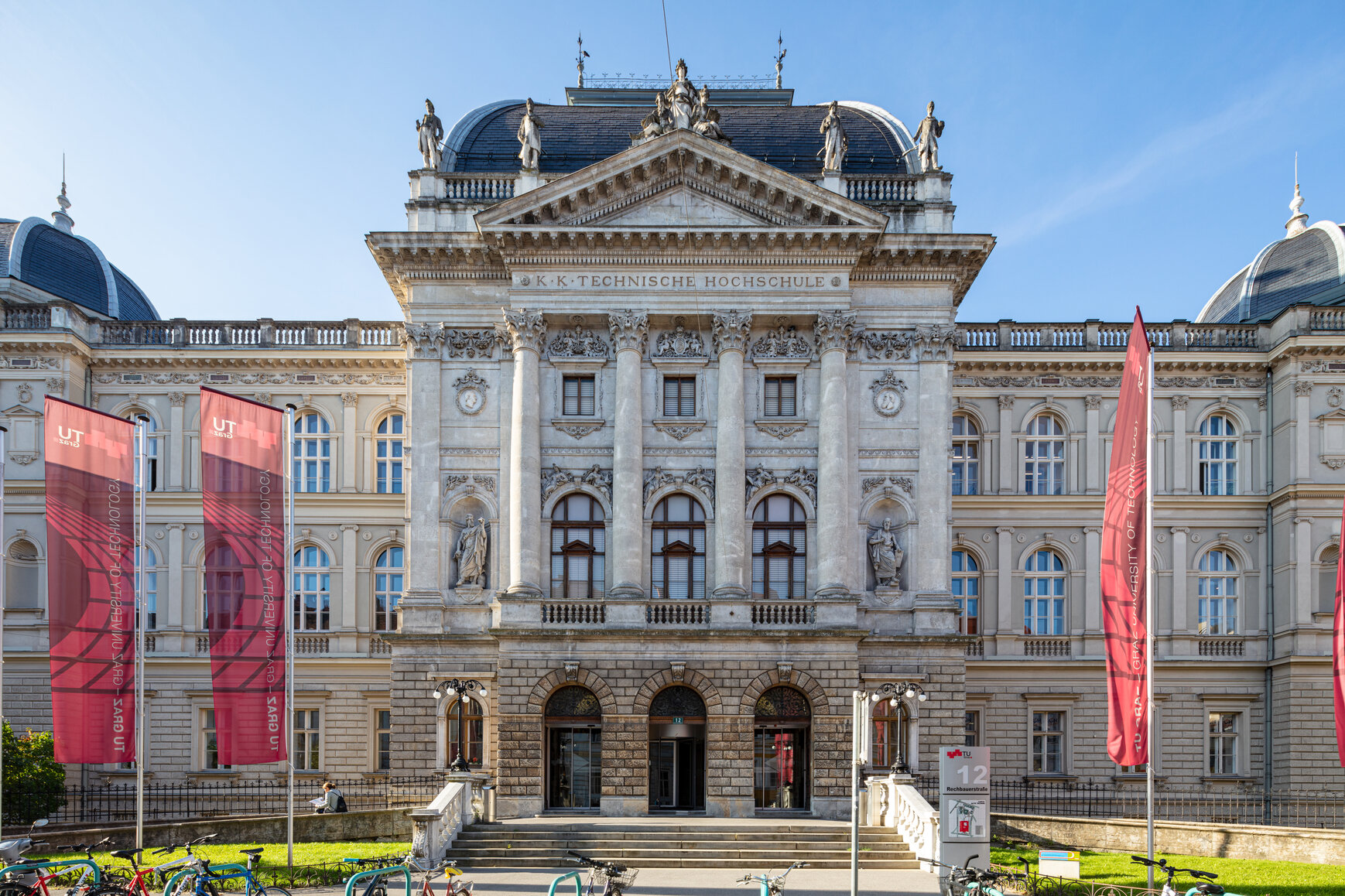 Front view of Graz University of Technology